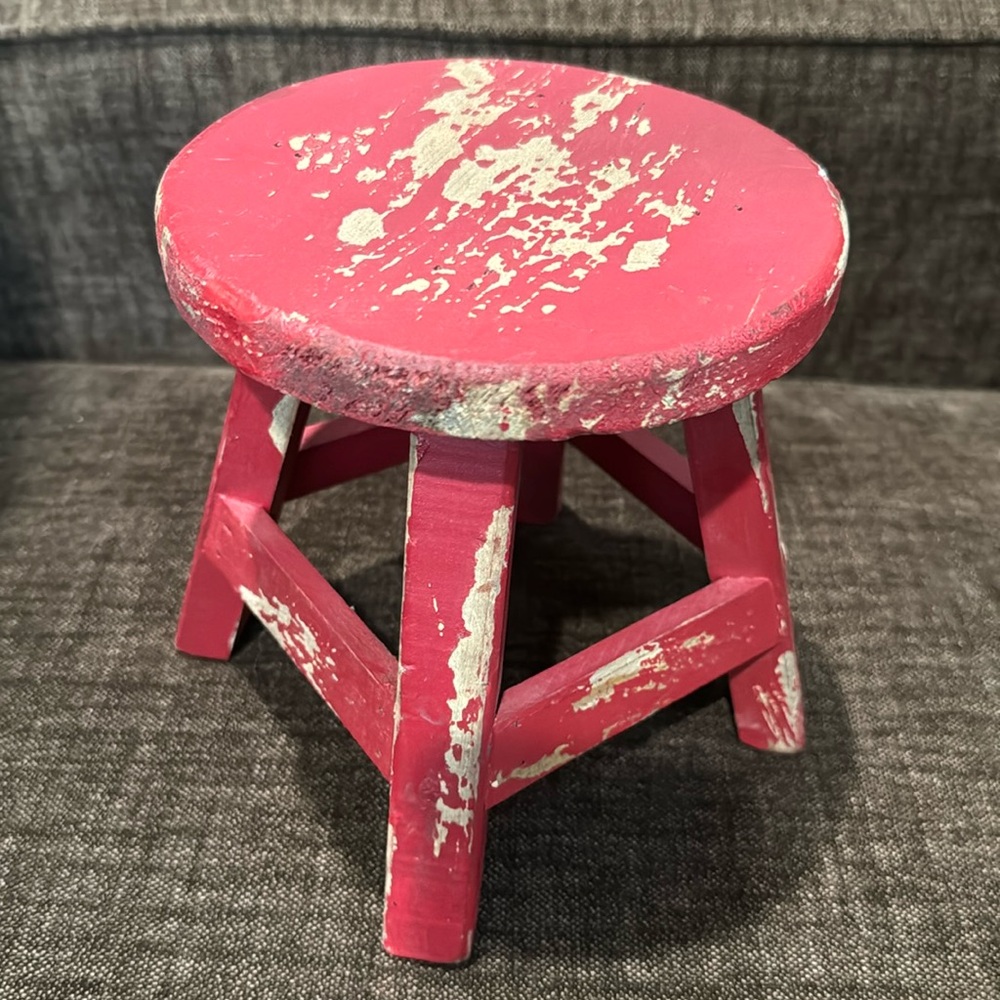 EUC Decorative Stand